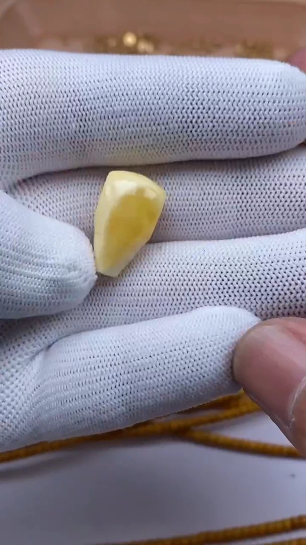 裸石琥珀未镶嵌三通三通三通三通