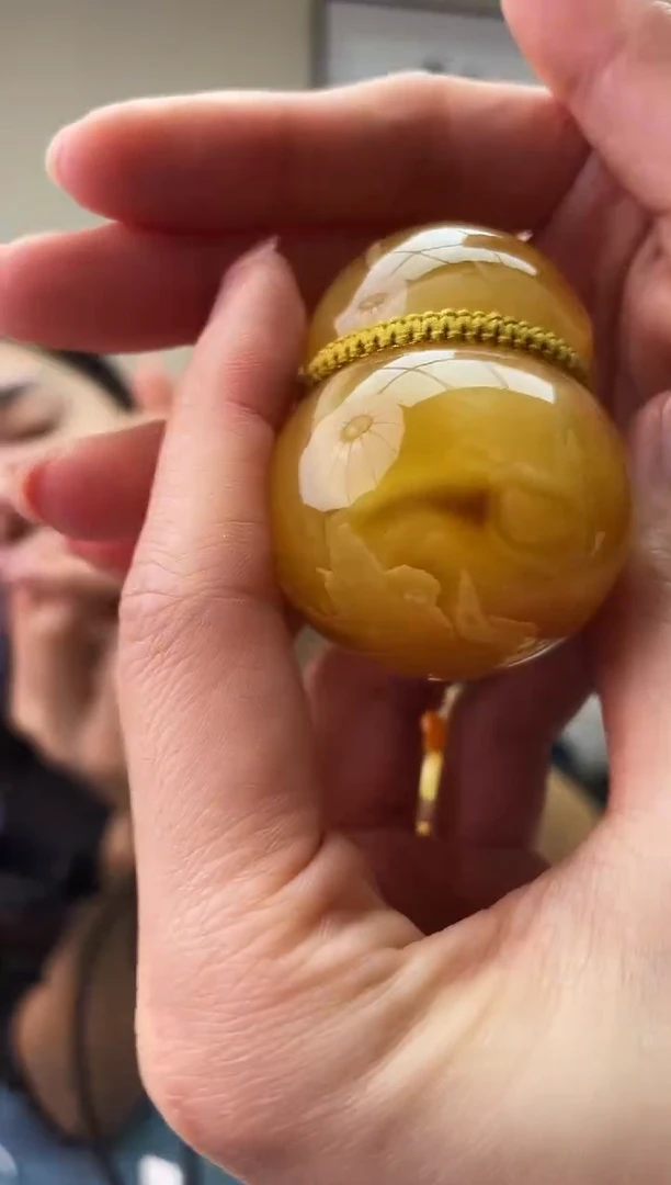 琥珀未镶嵌珠宝奇石T043假一罚十，多样性发一件