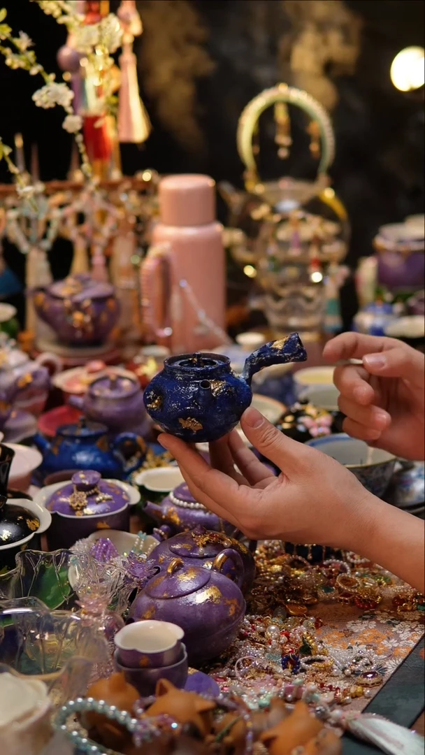 【闪购商品】蓝色大漆小侧把壶