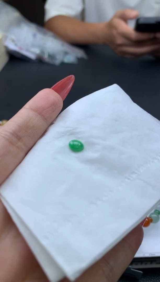 定制翡翠未镶嵌翡翠