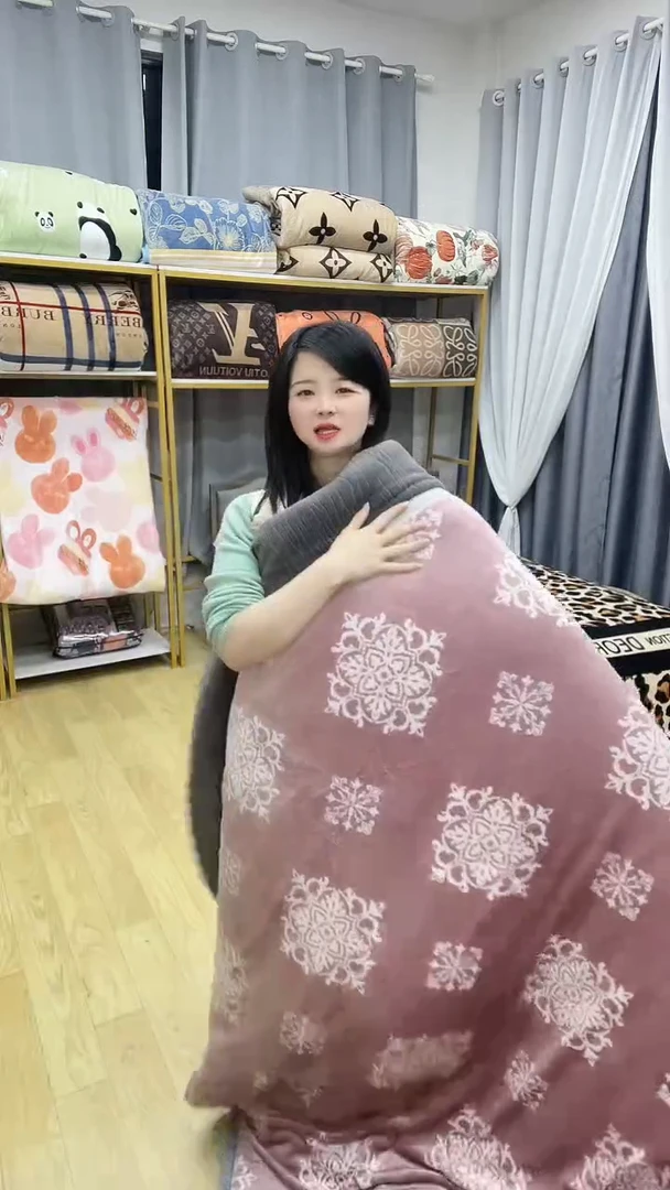 牛奶绒180*200粉欧花被子