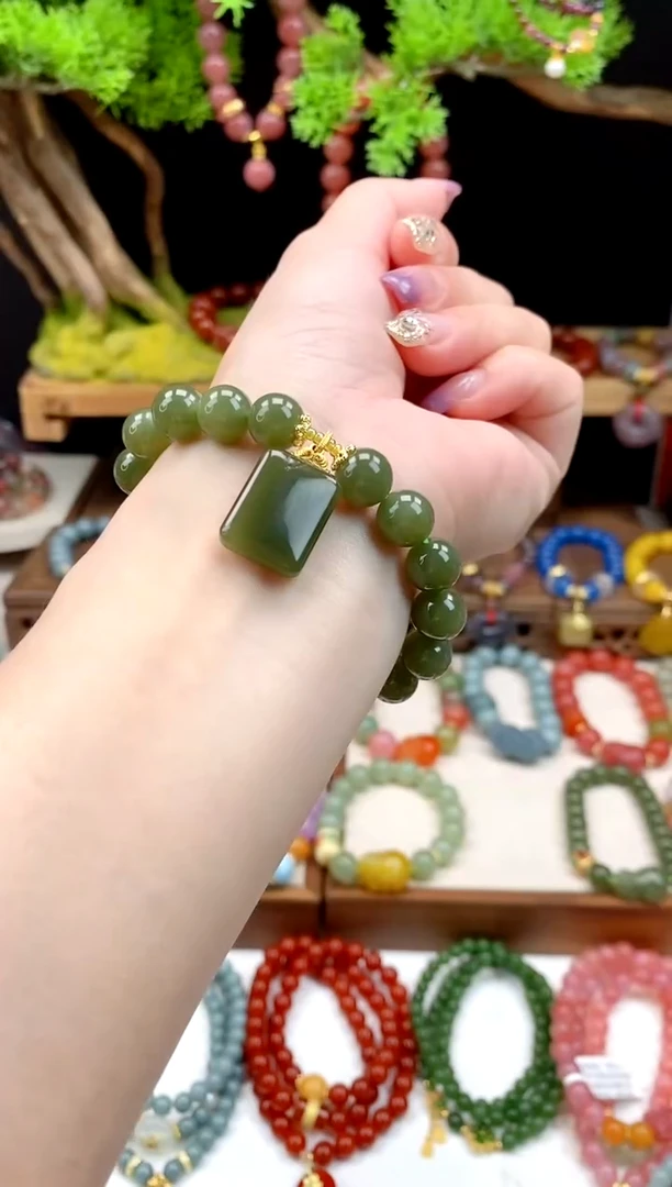 手饰和田玉未镶嵌无事牌