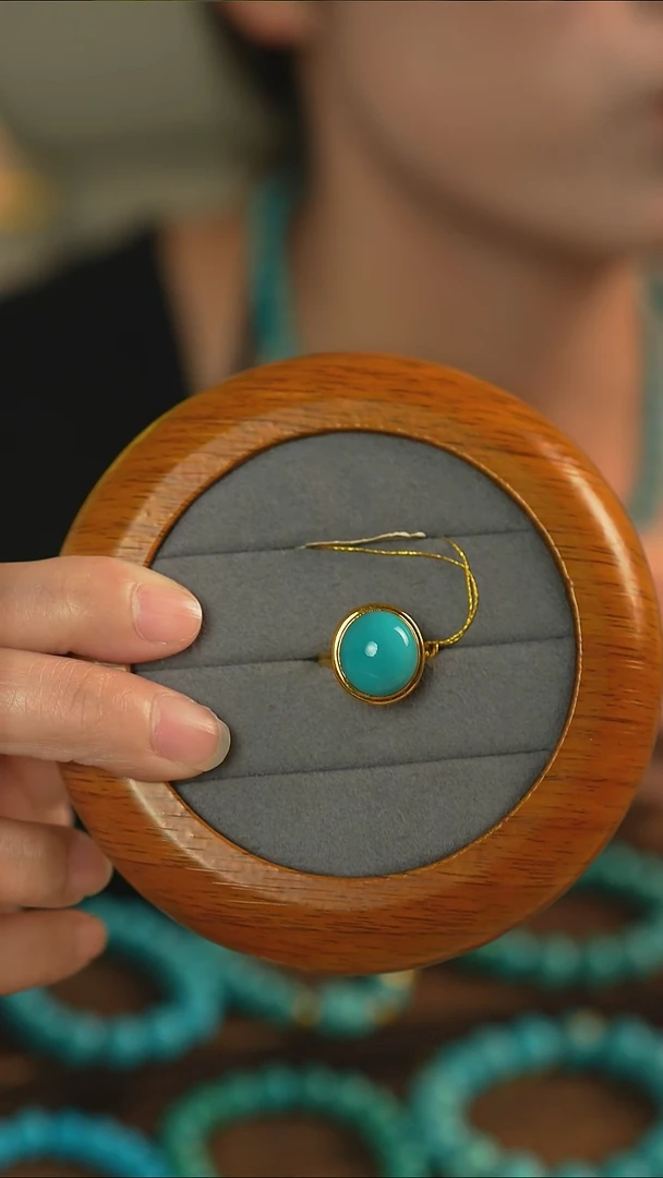 18K金镶嵌绿松石戒指精致