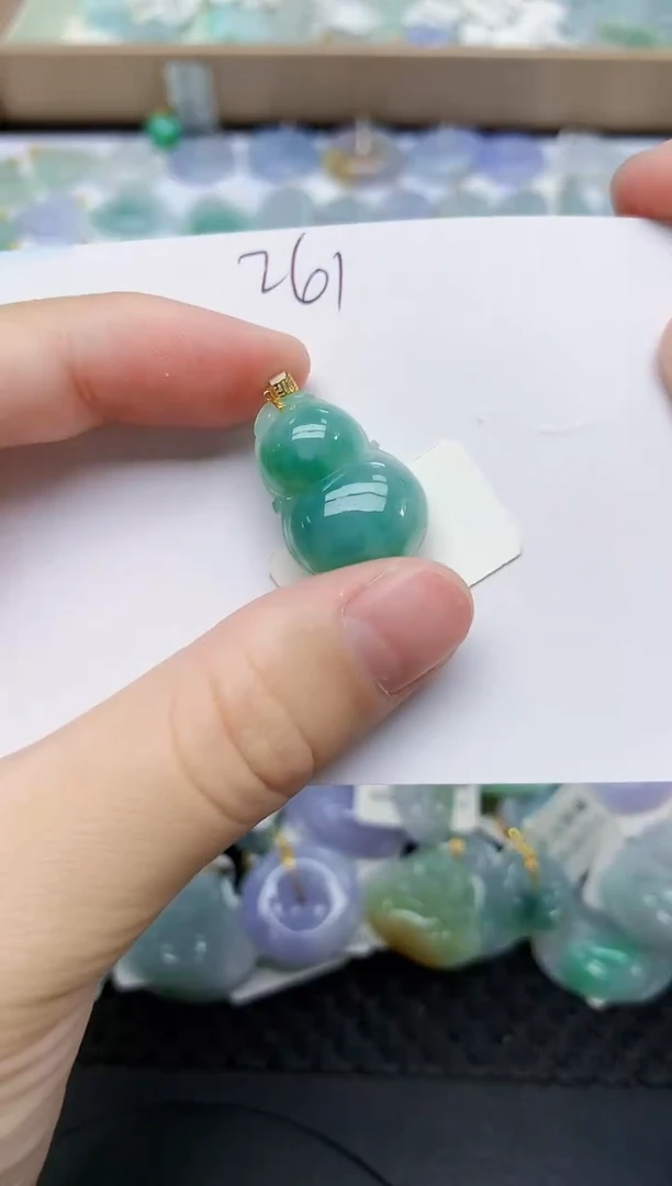 翡翠18K金镶嵌颈饰天然翡翠A货