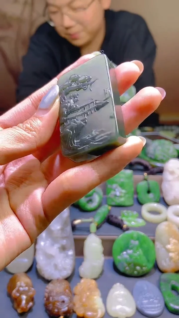 颈饰未镶嵌和田玉1