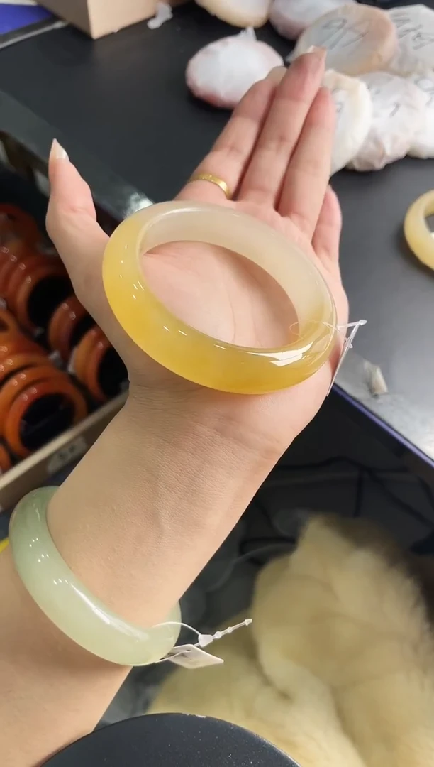 未镶嵌手镯石英质玉j84-HB58+