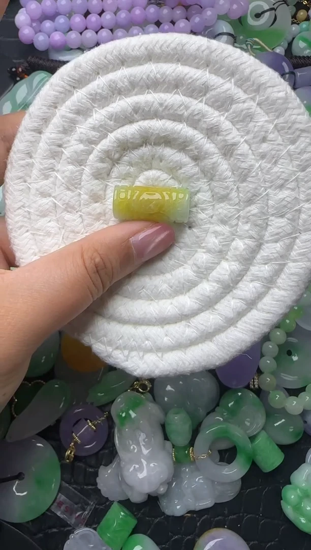 颈饰未镶嵌翡翠缅甸翡翠吊坠