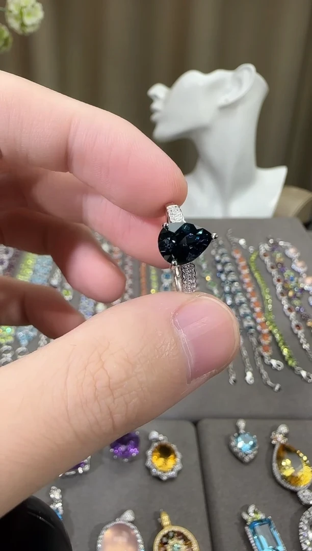 银S925镶嵌戒指托帕石10*8mm伦敦蓝水滴款