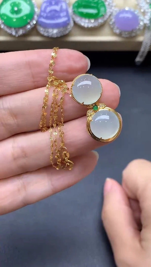 翡翠18K金镶嵌颈饰304-中国好珍宝