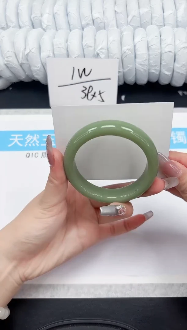 【闪购商品】石英质玉手镯未镶嵌83-56.3