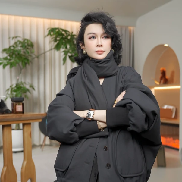 PanYiXiu/潘依绣进口白鹅绒小众设计大口袋围脖羽绒外套 HH6067