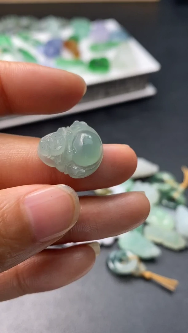 定制翡翠未镶嵌翡翠毛货多样性发其一