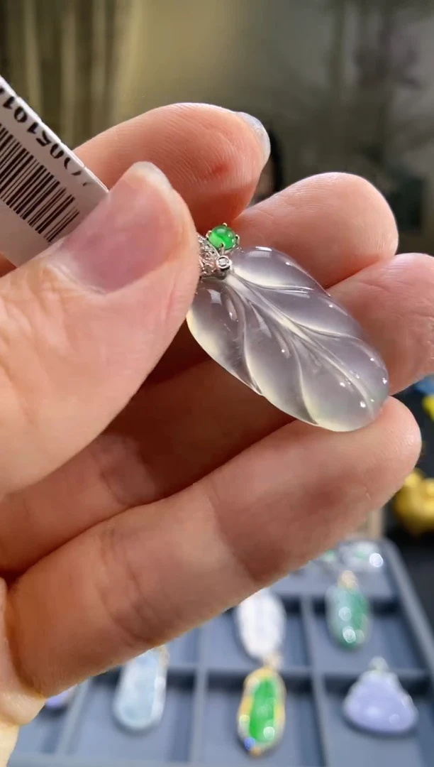 翡翠18K金镶嵌吊坠(不含链)叶子