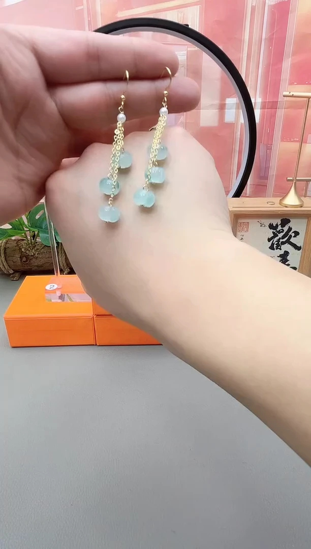 银S925镶嵌石英质玉（天山翠）耳坠m8001