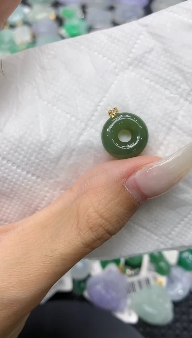 颈饰18K金镶嵌翡翠11111111111