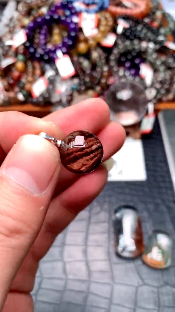 【闪购商品】水晶吊坠(赠链)合金23