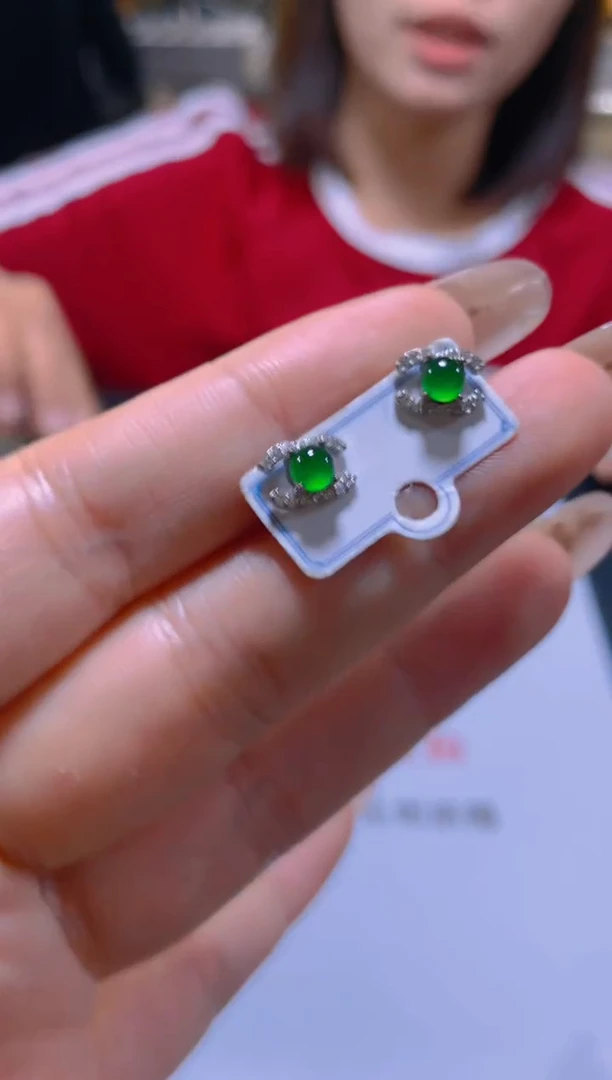 未镶嵌翡翠耳饰多样性发一