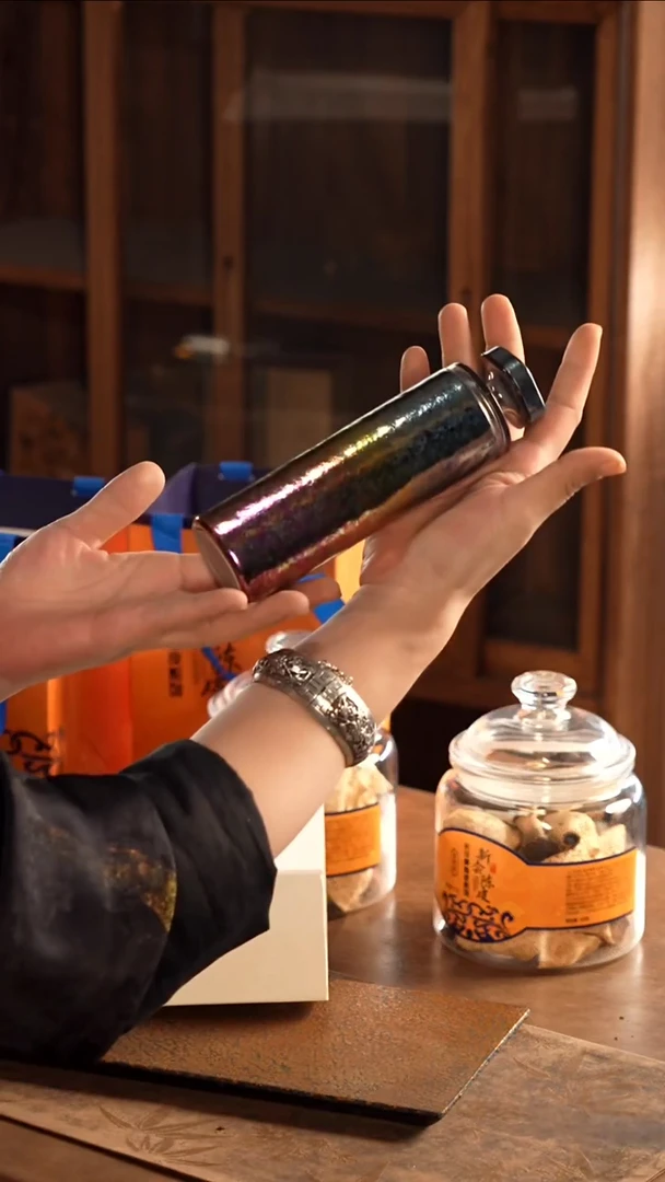 片仔癀陈皮2罐 口红色钛杯1个