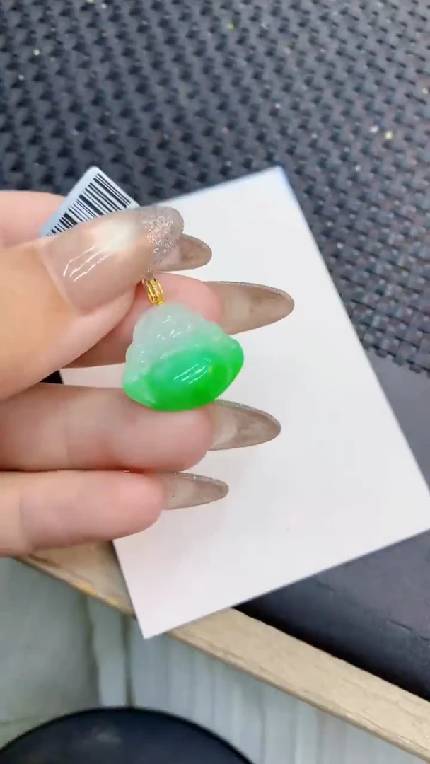 颈饰18K金镶嵌翡翠1