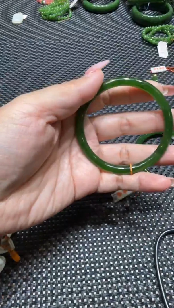 颈饰未镶嵌和田玉手镯57