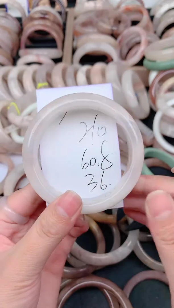 未镶嵌手镯石英质玉210