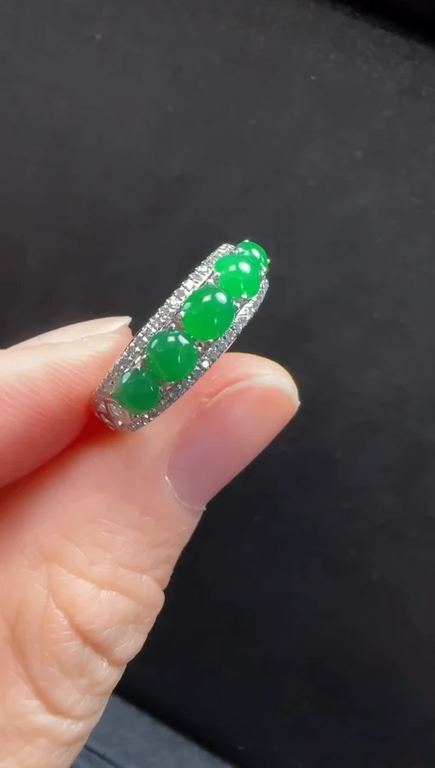 【闪购商品】翡翠戒指18K金镶嵌545蛋面一只