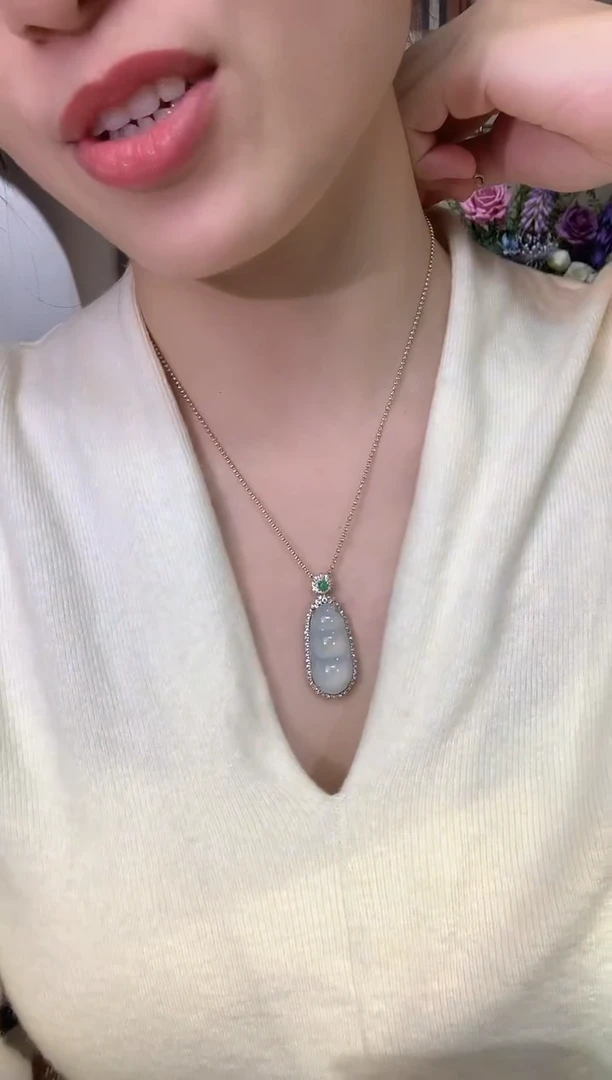 吊坠(不含链)18K金镶嵌翡翠冬日珠宝E81