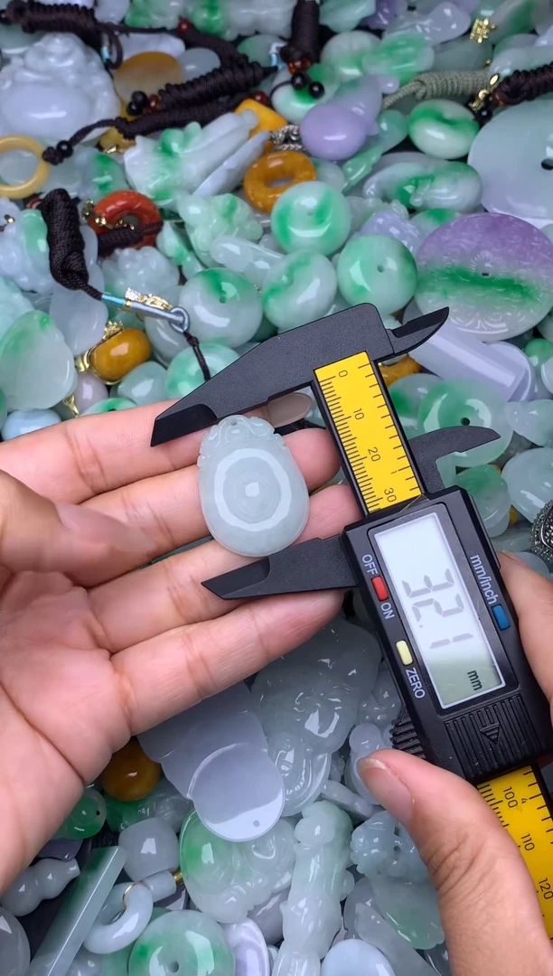 翡翠未镶嵌颈饰天然缅甸翡翠吊坠