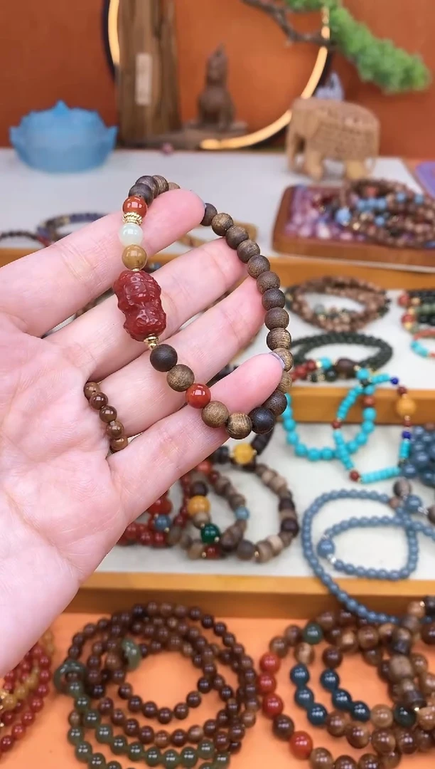 【闪购商品】檀香木手串未镶嵌单圈莺歌绿香香南红度母手串