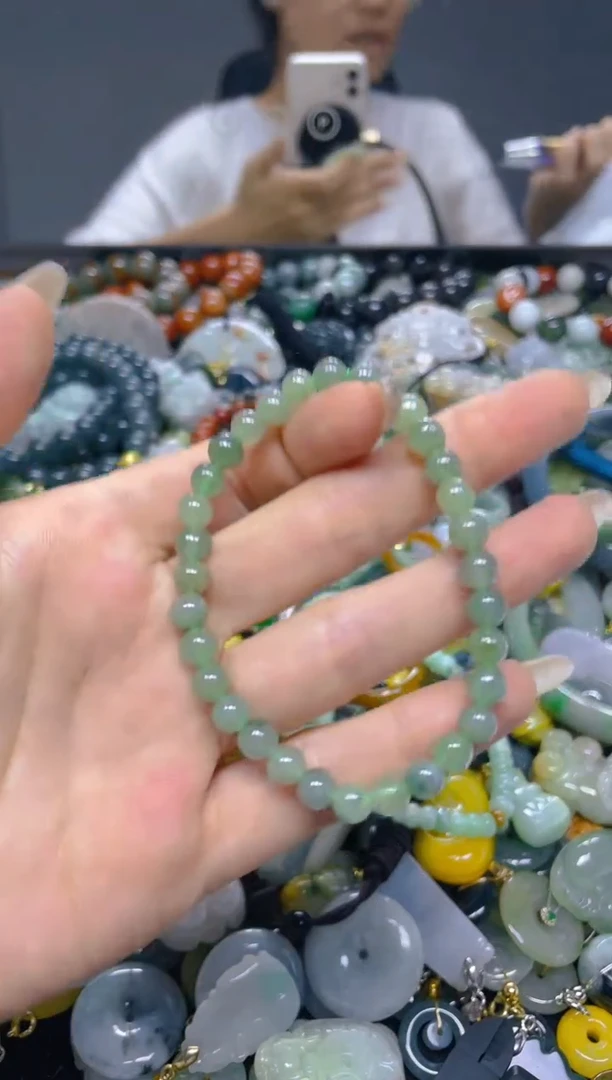 颈饰未镶嵌翡翠5MM/ B /翡翠A货，一件也是批发价