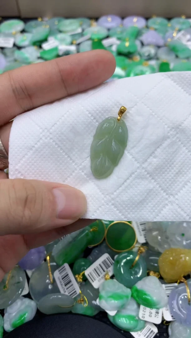 颈饰未镶嵌翡翠天然缅甸翡翠A货
