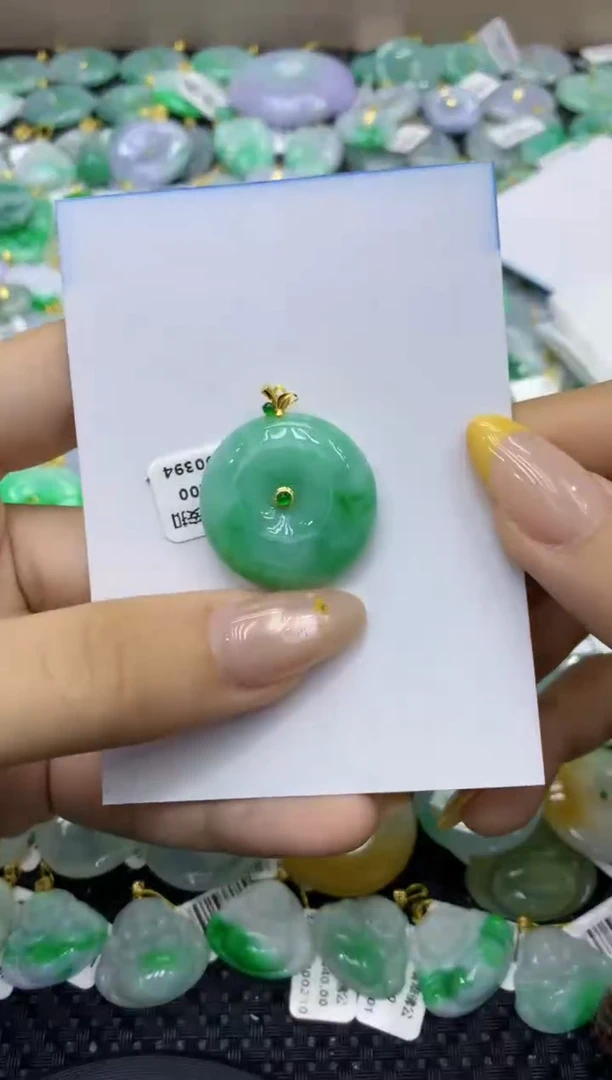 颈饰18K金镶嵌翡翠天然缅甸翡翠A货