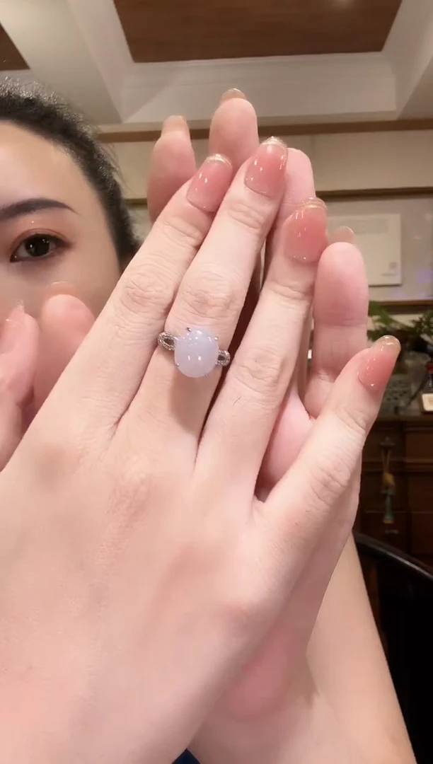 翡翠未镶嵌颈饰国风