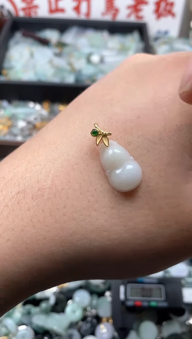 【闪购商品】翡翠颈饰未镶嵌哥哥