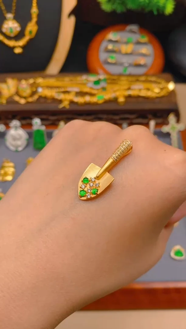 翡翠银S925镶嵌吊坠(不含链)金铲铲