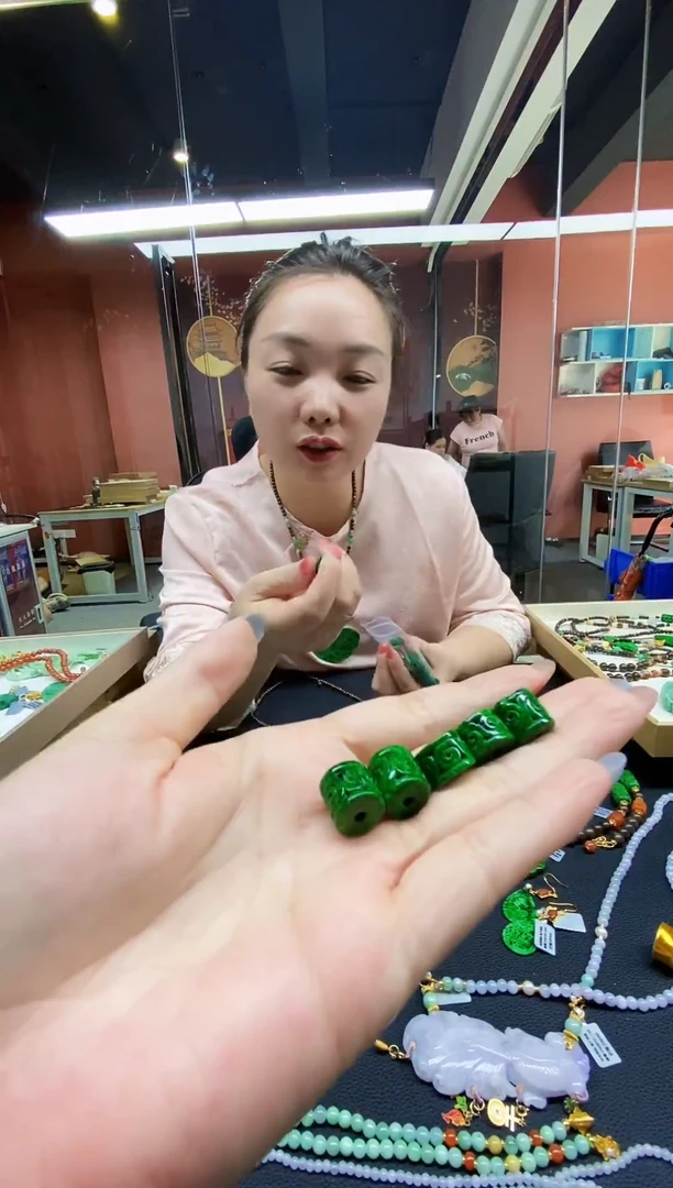 颈饰未镶嵌翡翠翡翠吊坠多样性发其一