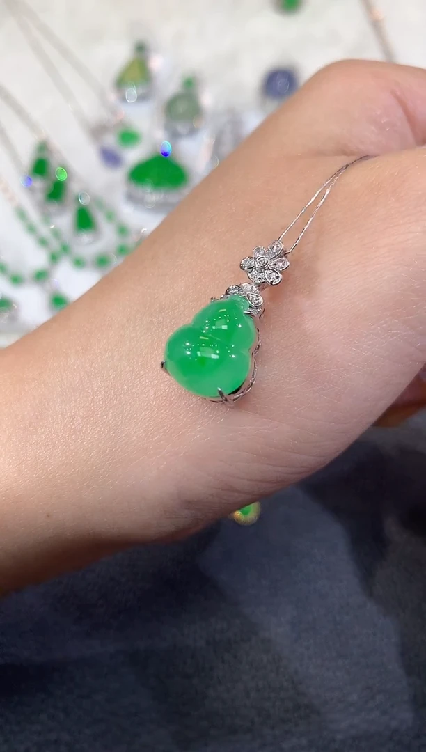 吊坠(不含链)18K金镶嵌翡翠A60