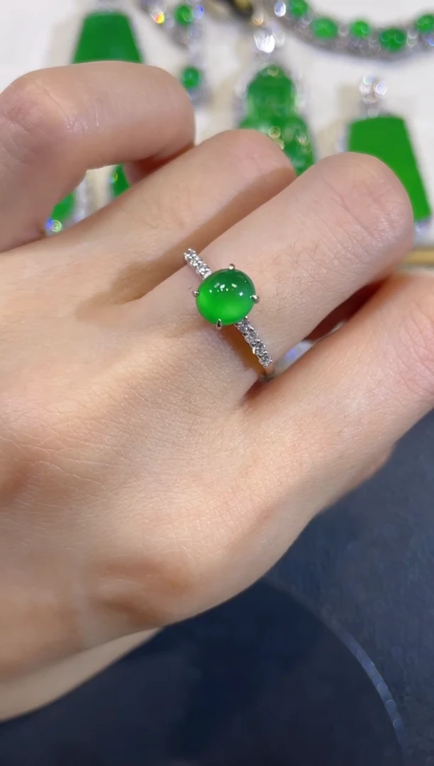 颈饰18K金镶嵌翡翠团购5