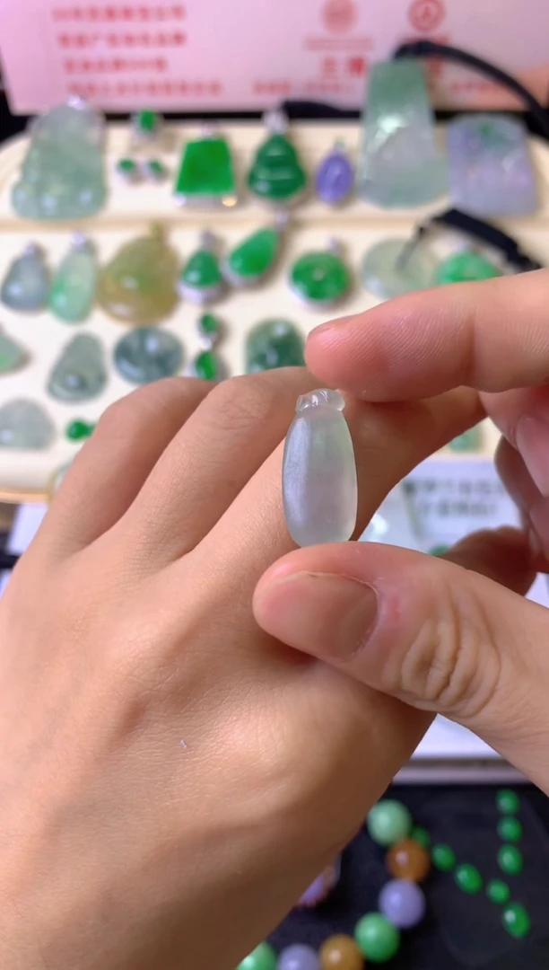 未镶嵌定制翡翠?****?毛货抛光