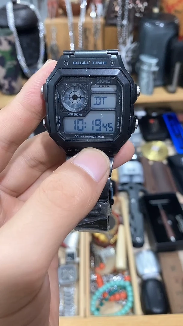 瓷片闪购商品  如图所示