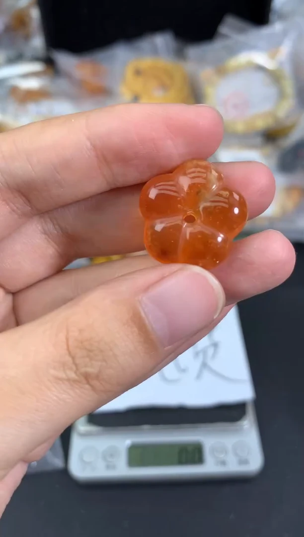 蜜蜡未镶嵌珠宝奇石1