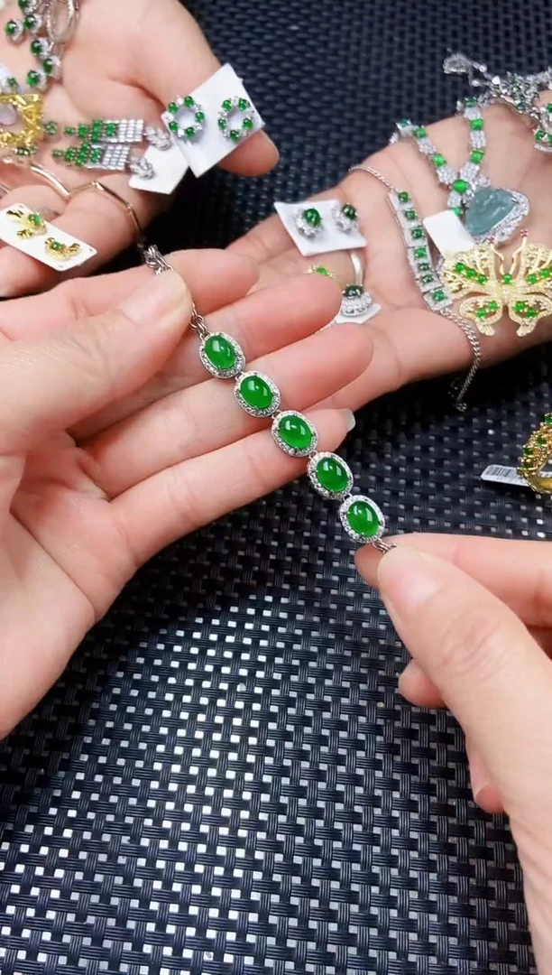【闪购商品】翡翠手链未镶嵌11111111111