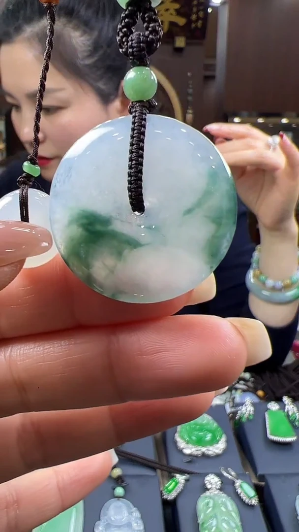 【闪购商品】翡翠挂件未镶嵌平安扣