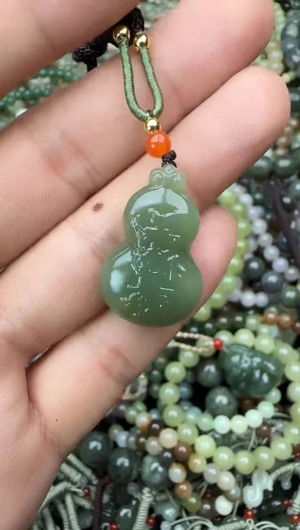 颈饰未镶嵌和田玉拍一发一