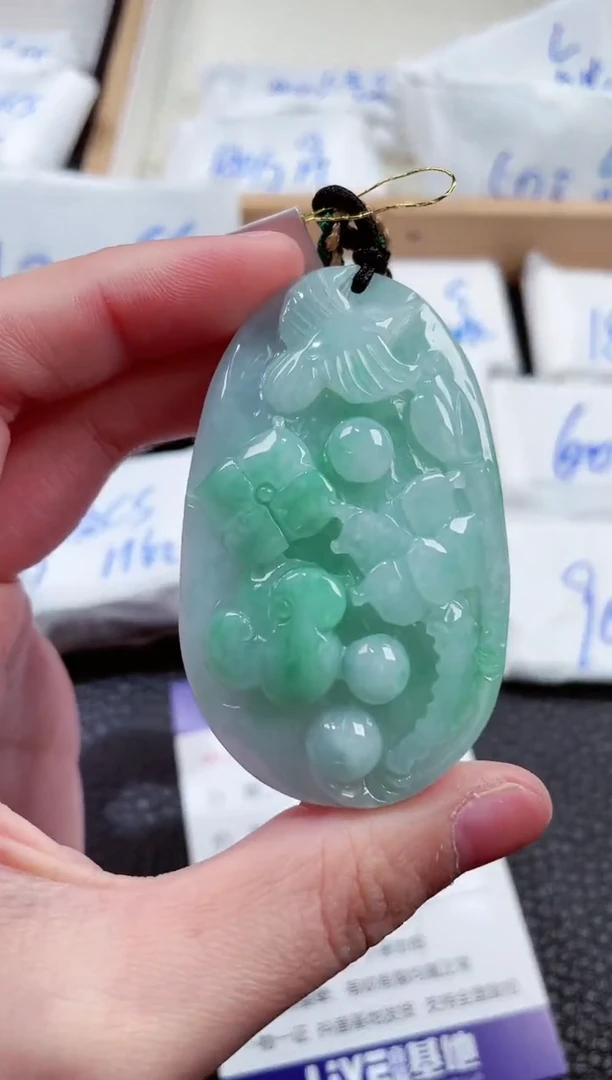 【闪购商品】翡翠颈饰未镶嵌00109993