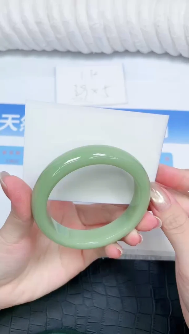 石英质玉手镯未镶嵌26-60