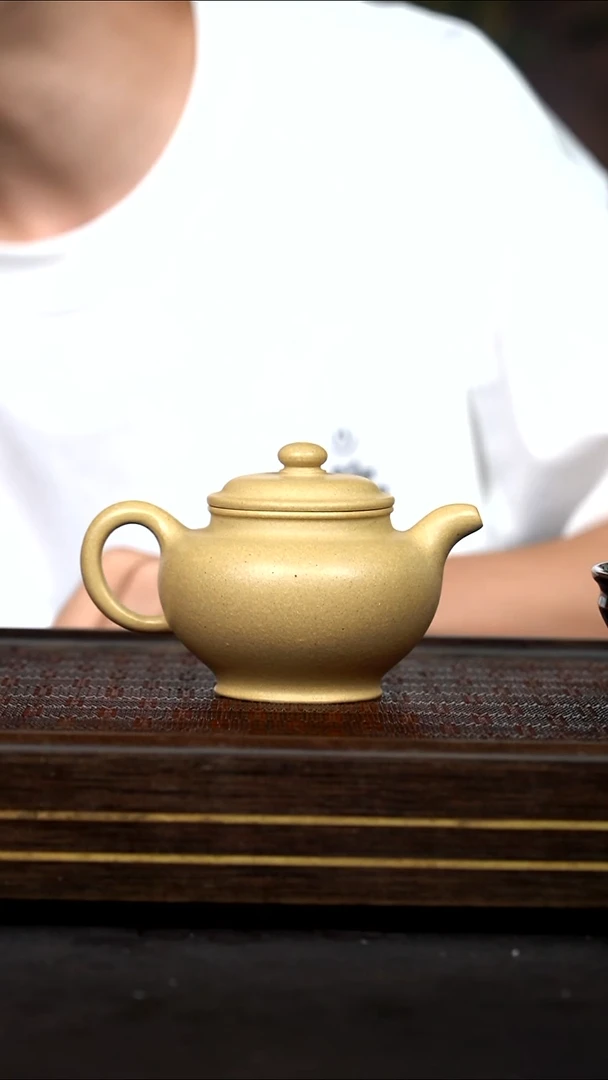 茶壶紫砂  LHB    大水潭本山绿泥     掇只     200cc