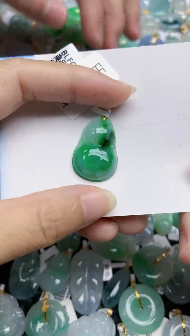 翡翠18K金镶嵌颈饰天然翡翠A货