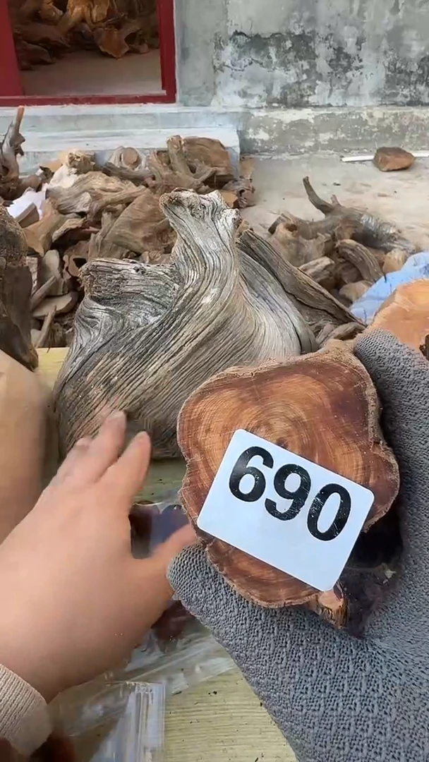 柏木（崖柏）太行陈化崖柏香片！随机一片！（1单1片）690