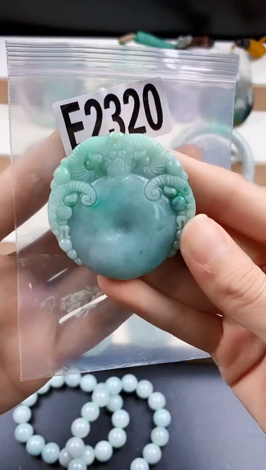 颈饰未镶嵌翡翠天然翡翠吊坠挂件